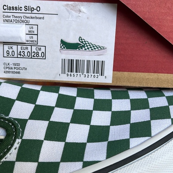 Vans Men’s Classic Slip-On
Color Theory Checkerboard
VN0A7Q5D6QU
Sneakers - Picture 16 of 16